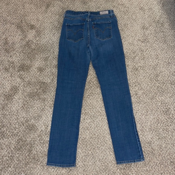 Levis Straight Leg Jeans - Picture 2 of 5